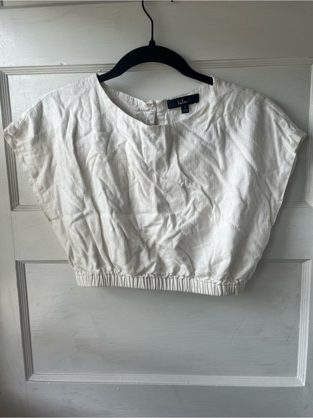 Lulu’s Cropped Linen Top